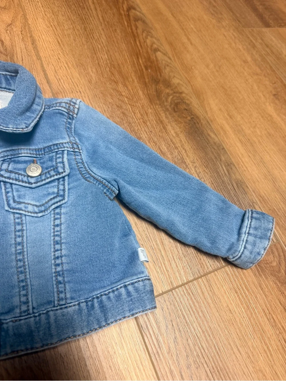 Baby B’gosh by Carter’s Denim Jacket 12M Medium Wash‎ Snap Front Classic Baby